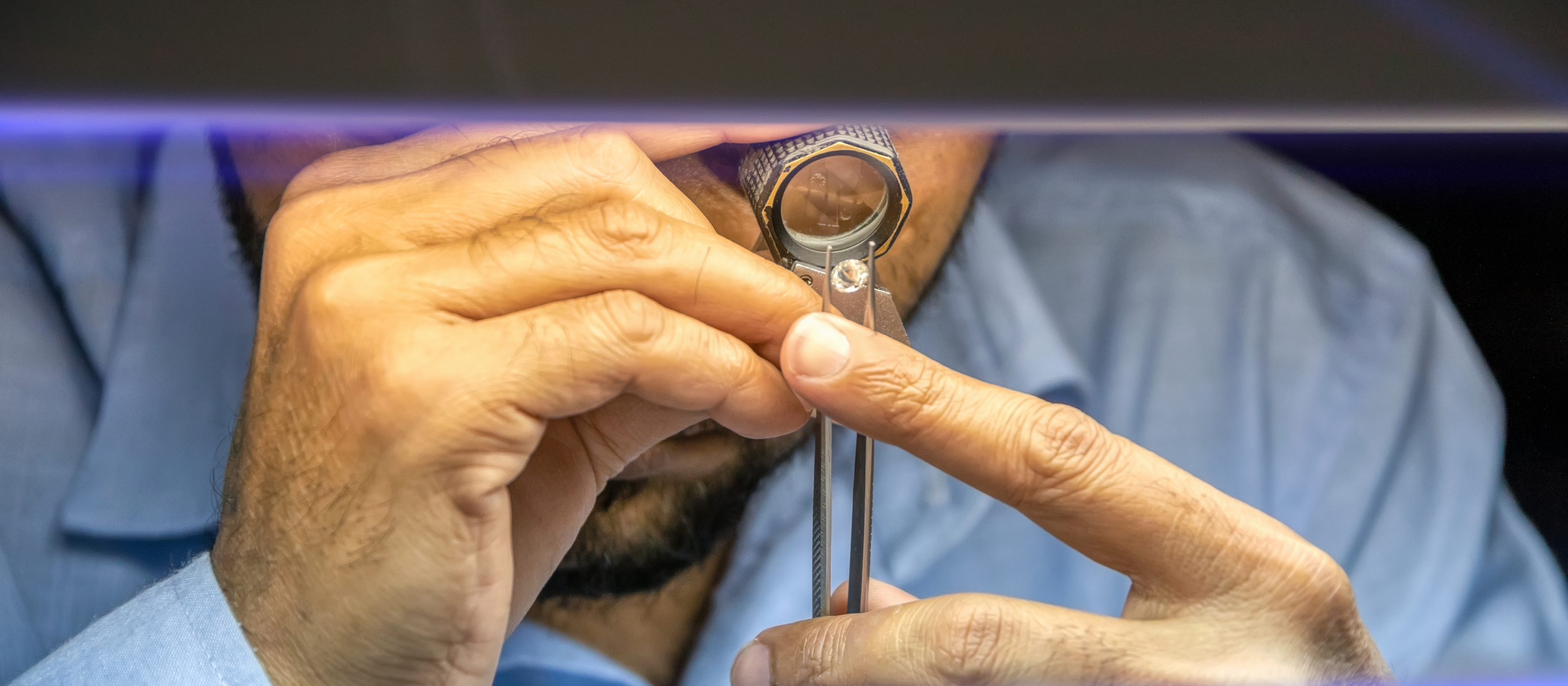 High-quality polished diamonds banner